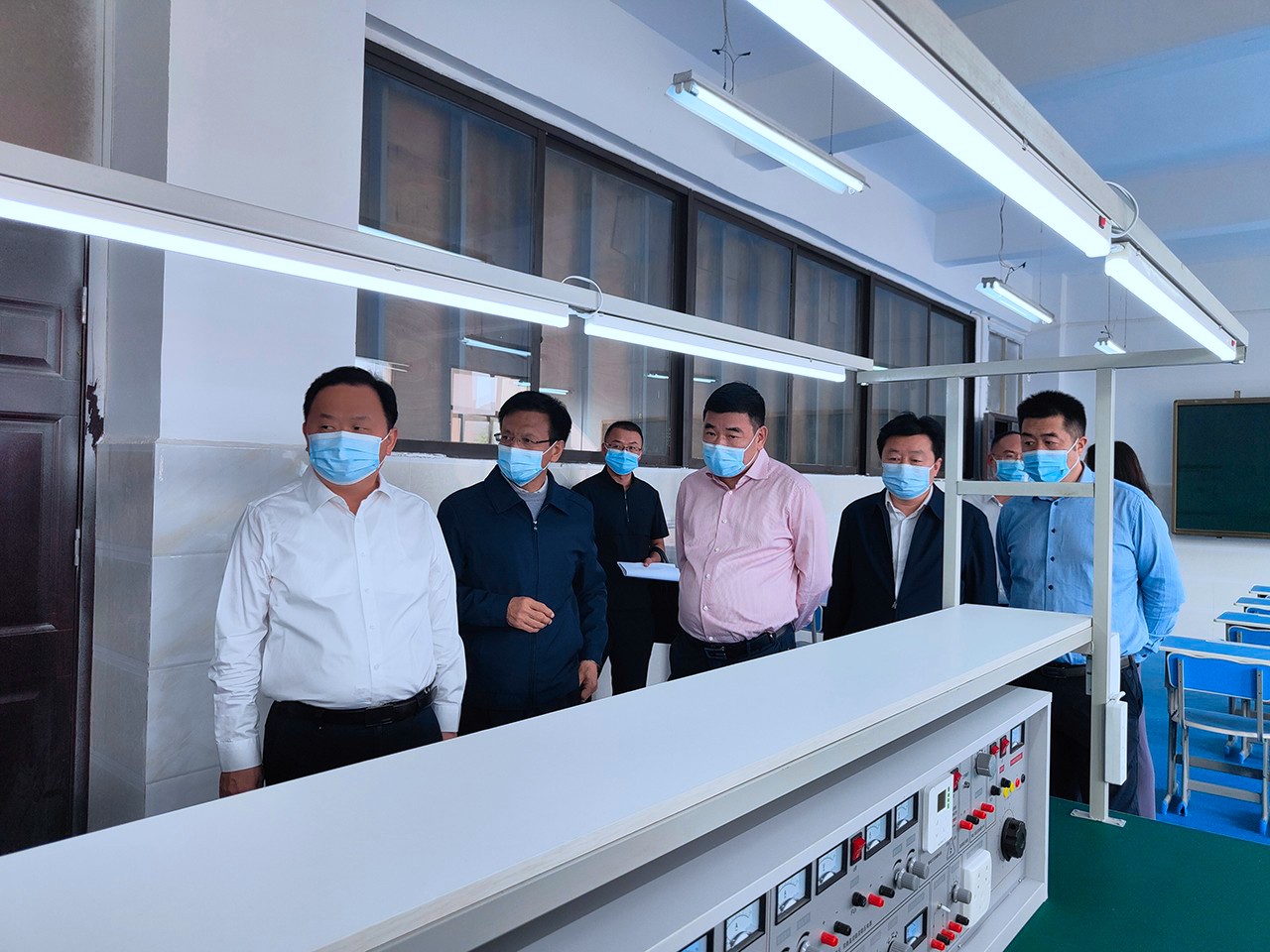 李俊宏副市长一行莅临我校视察指导工作