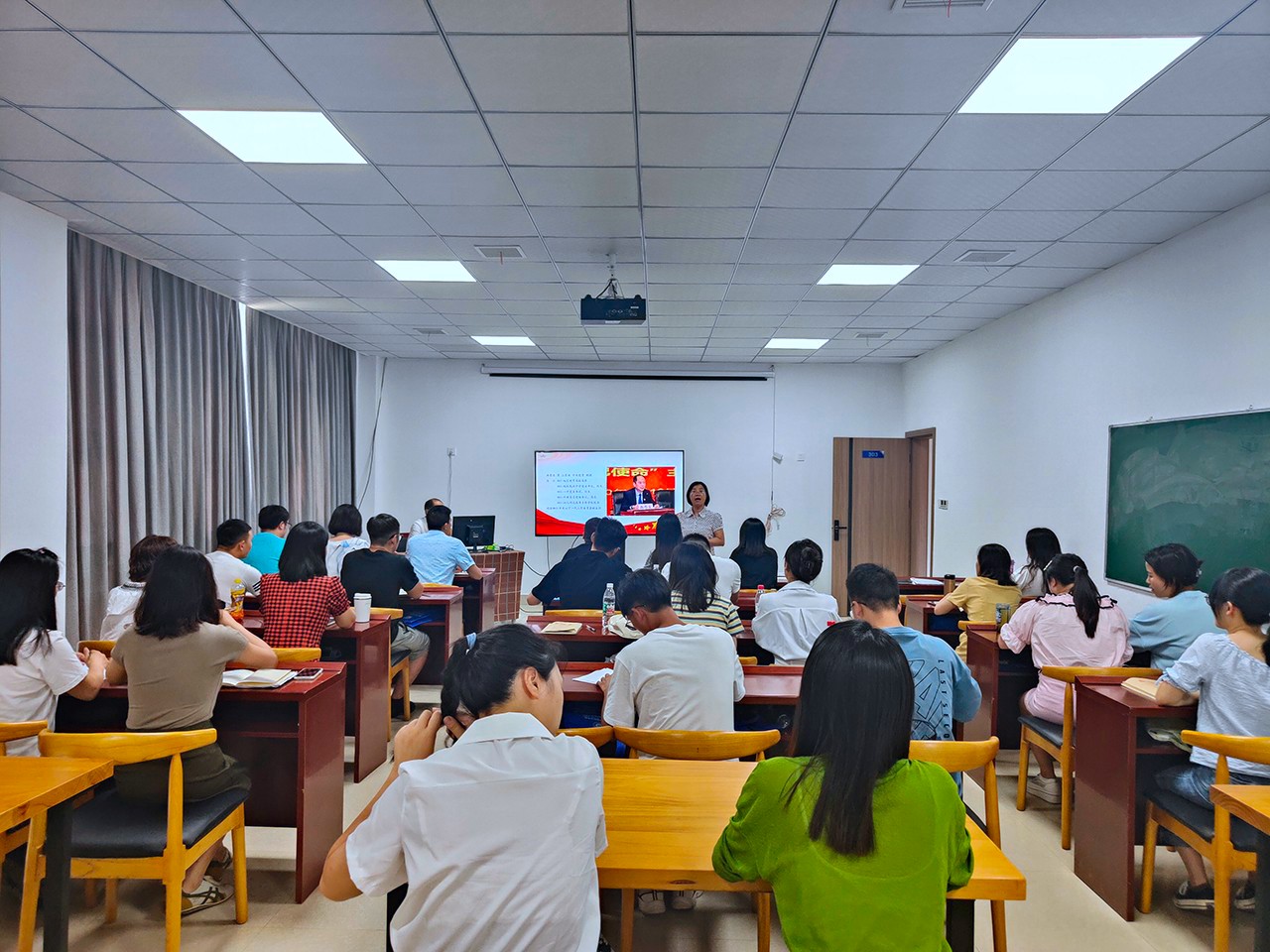 开云app官方在线入口（筹）开展辅导员（班主任）培训活动