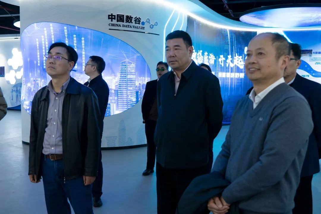 省教育厅副厅长杨天仪一行莅临我校调研指导工作