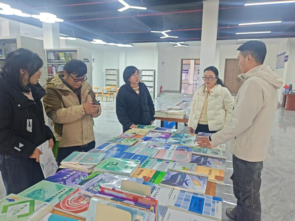 cce889eec94900303c9fb3a332bf7b4e