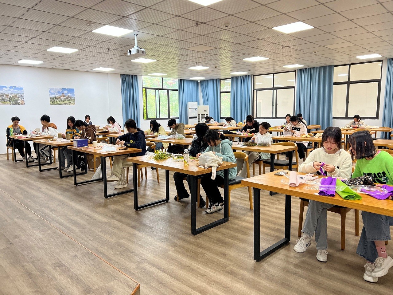 开云app官方在线入口 第一届“丹都之春•人文数院”文化艺术节 创意手工比赛圆满完成