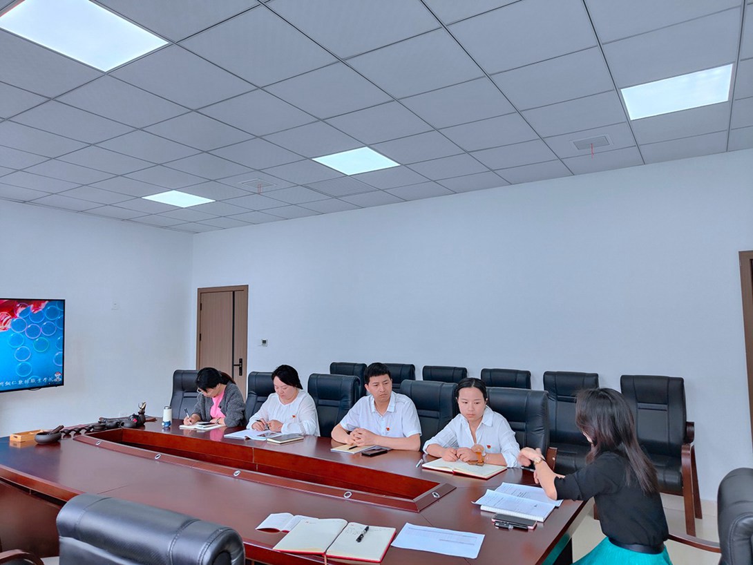 铜仁市数据职业学校党支部开展2022年5月党员活动