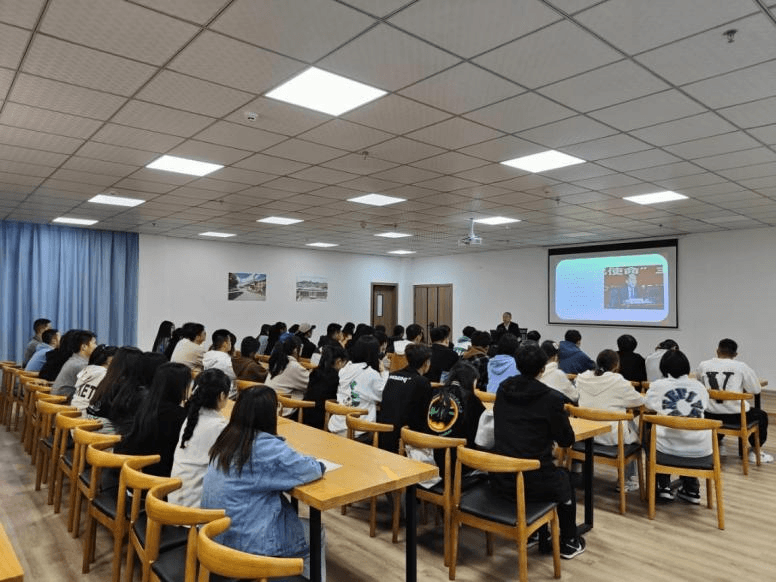 开云app官方在线入口（筹）、铜仁职业技术学院（开天校区）召开高职学生干部大会