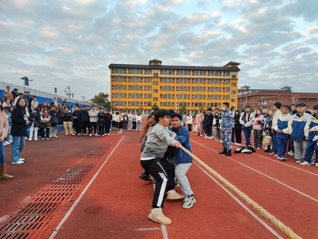 开云app官方在线入口（筹）、铜仁职业技术学院（开天校区） 举行拔河比赛