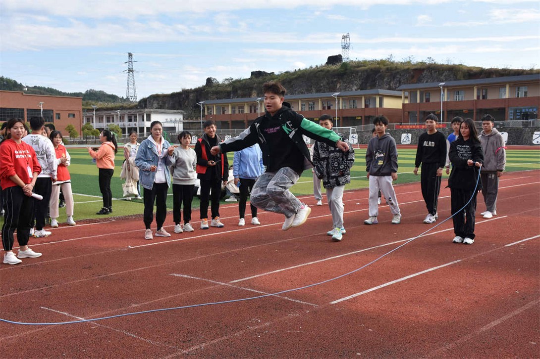 我校第一届田径运动会圆满落幕