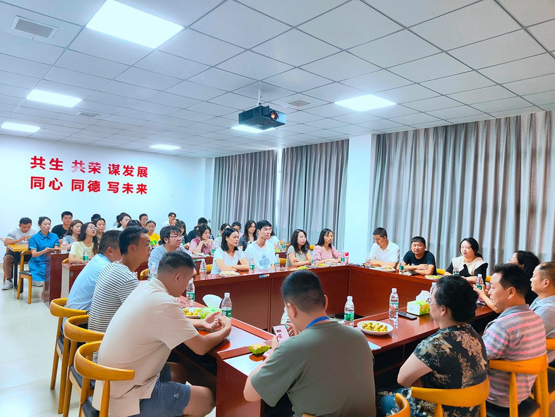 开云app官方在线入口（筹）召开庆祝第38个教师节教师代表座谈会