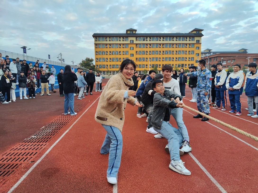 开云app官方在线入口（筹）、铜仁职业技术学院（开天校区） 举行拔河比赛