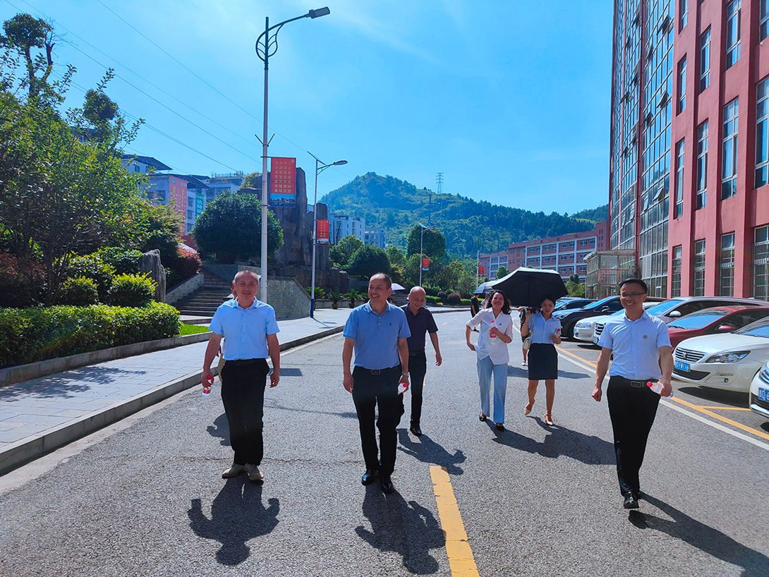 开云app官方在线入口（筹）赴铜仁幼儿师范高等专科学校考察学习