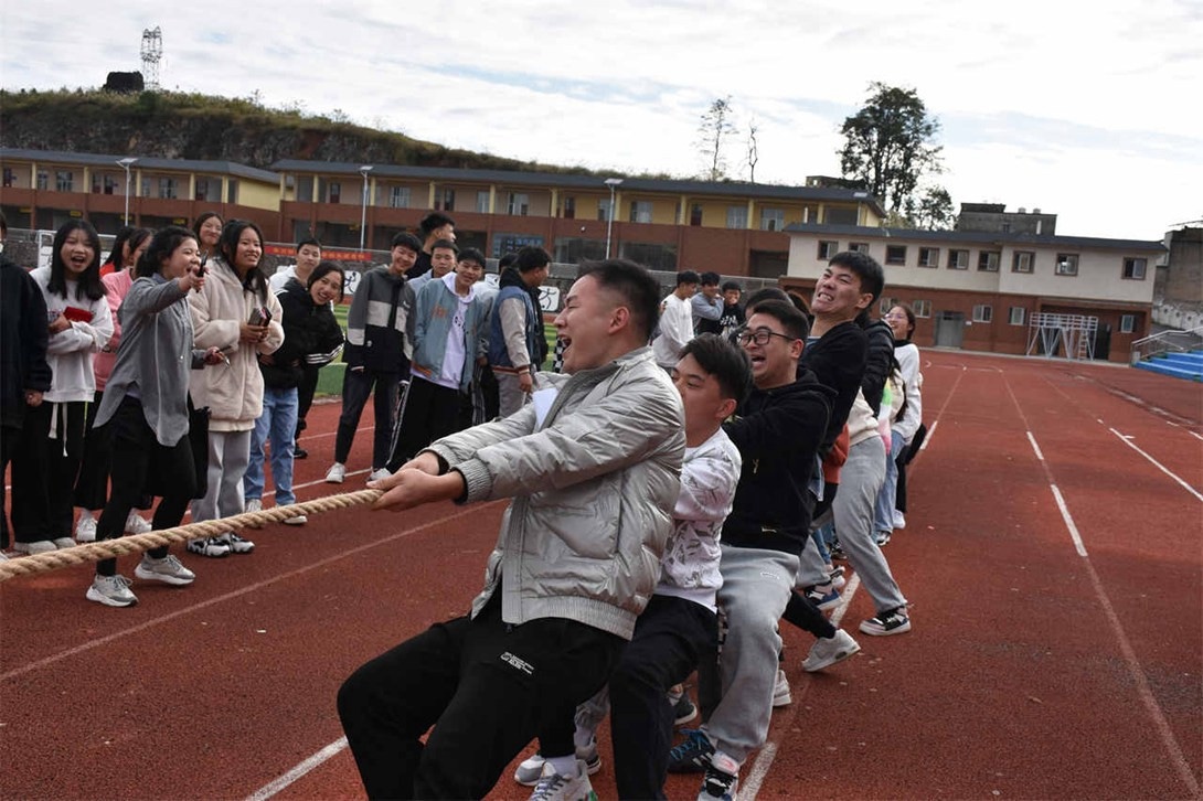 我校第一届田径运动会圆满落幕